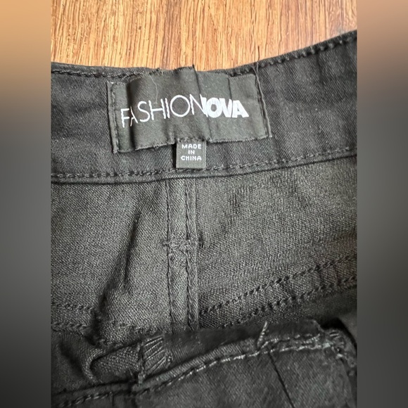 Fashion Nova Black Flare & Wide Leg Jeans size 9 - Picture 4 of 9